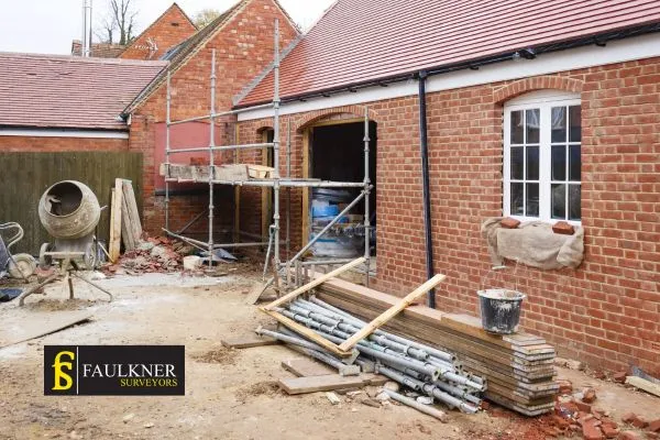 What is the minimum distance between 2 houses? 2 Distance Between Two Houses : Party Wall Surveyors Reading